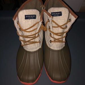 Speedy saltwater duck boots